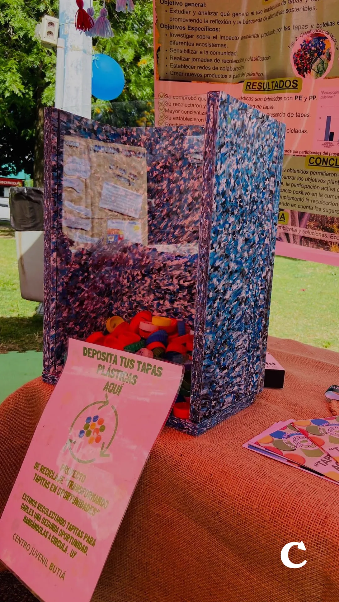 Taller de reciclaje en un colegio