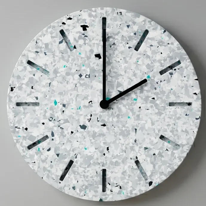 Reloj de pared de plástico reciclado